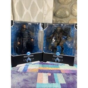 DC Multiverse Aquaman and Lost Kingdom Stealth Suit 12" W/ Sunken Citadel Pirate